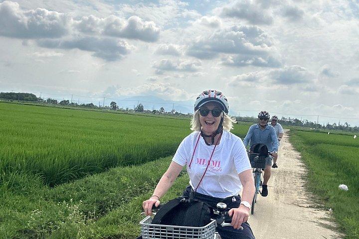 ホイアンバイクサイクリング-フィッシングネット-米ワイン-麺-wカービング-ランチ
