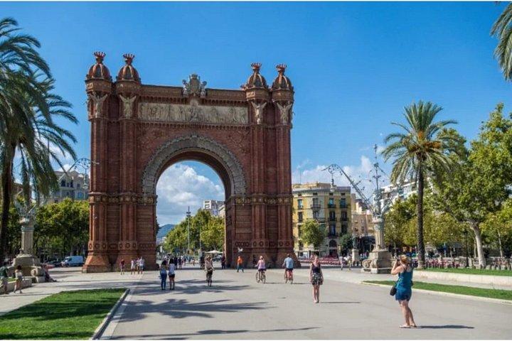 バルセロナフードツアー：最大6名で本格カタルーニャ料理