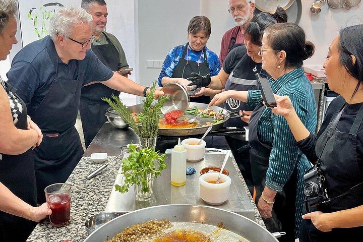 パエリア料理教室-ローカルマーケットツアー、タパス＆ワイン