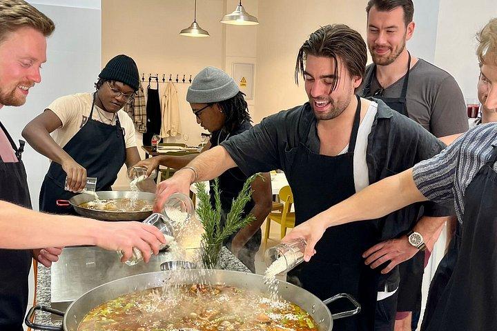 パエリア料理教室-ローカルマーケットツアー、タパス＆ワイン