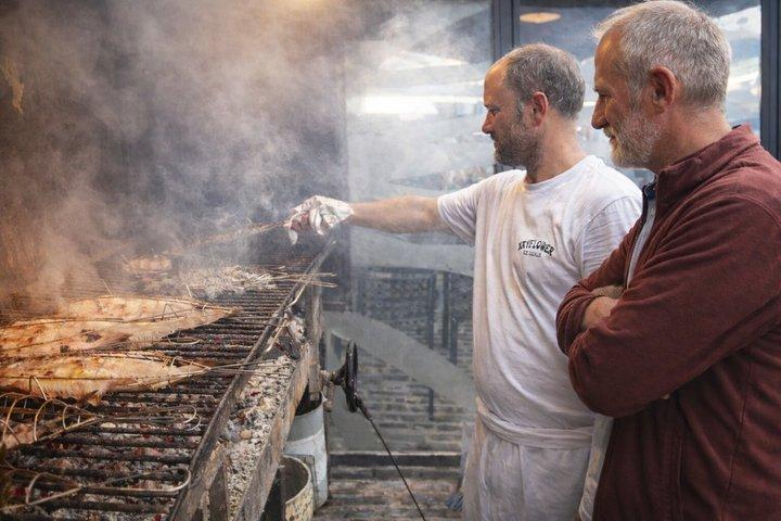 小グループバスク海岸ツアーズマイア・フライシュ・チャコリとランチ