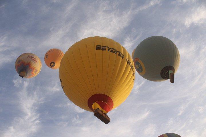 ホテル送迎付きルクソールサンライズ熱気球