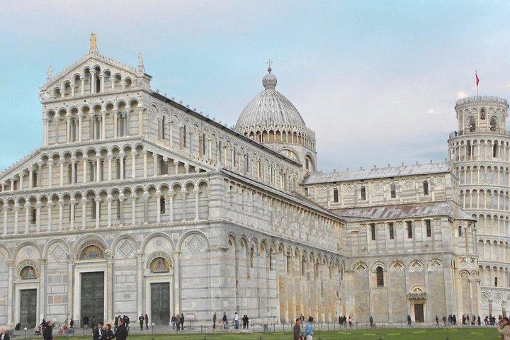 Tour a pie audioguiado por Pisa con guía turístico