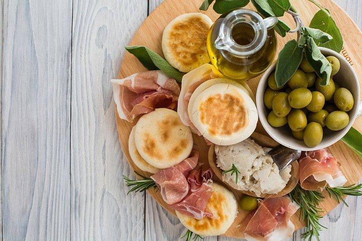 ガイド付きバルサミコ酢セラーツアーとモデナでのお食事（オプション）