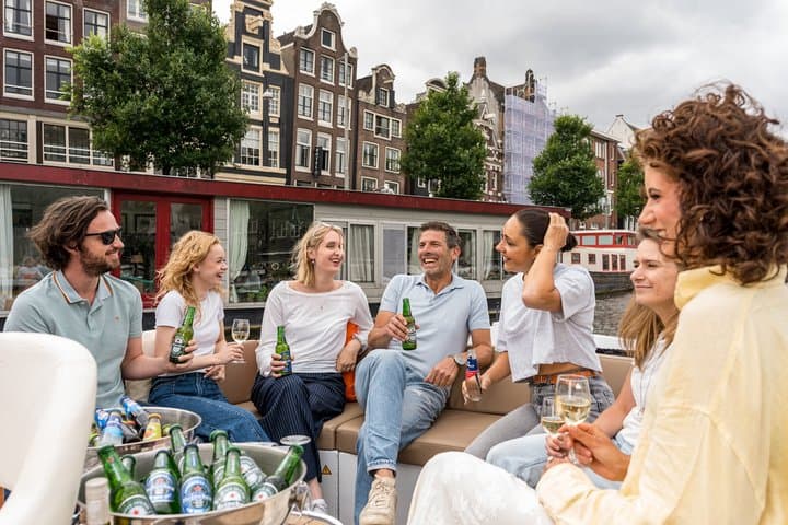 Amsterdam: German Canal Cruise with unlimited drinks