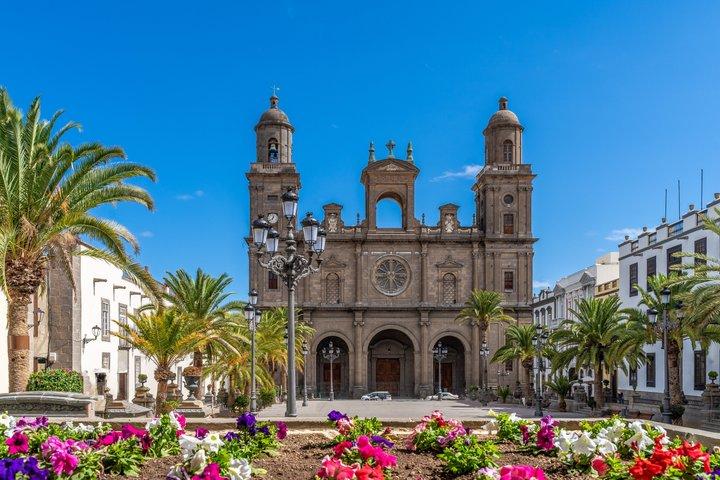 Las Palmas Shopping and Poema del Mar Aquarium