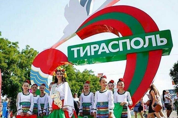 モルドバのキシナウ発のソ連時代のトランスニストリアツアー