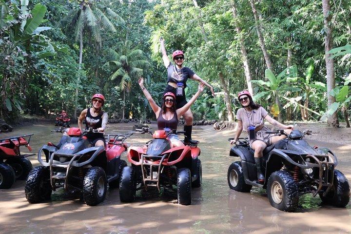 Aventure en quad Ubud avec tunnel et cascade à Bali