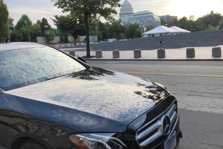 Privater Transfer zum oder vom Flughafen Dulles IAD nach Washington DC