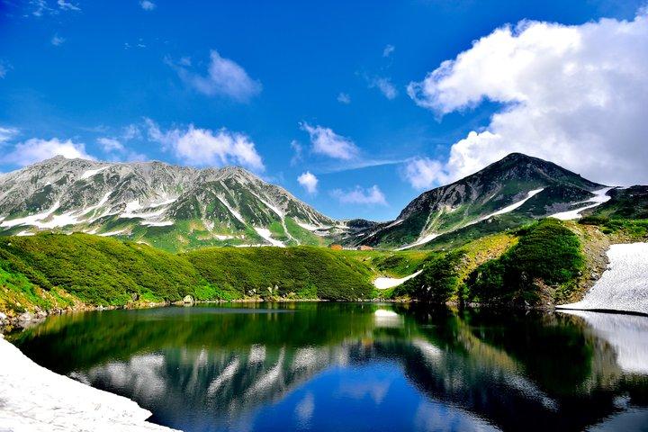 金沢・長野:立山黒部スノーウォール日帰りツアー