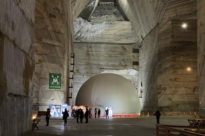 ブラソフ発プラホヴァ塩鉱山日帰り旅行