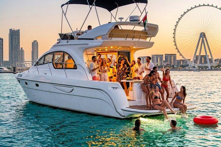 Dubaï Private Yacht Croisière en bateau avec barbecue en option