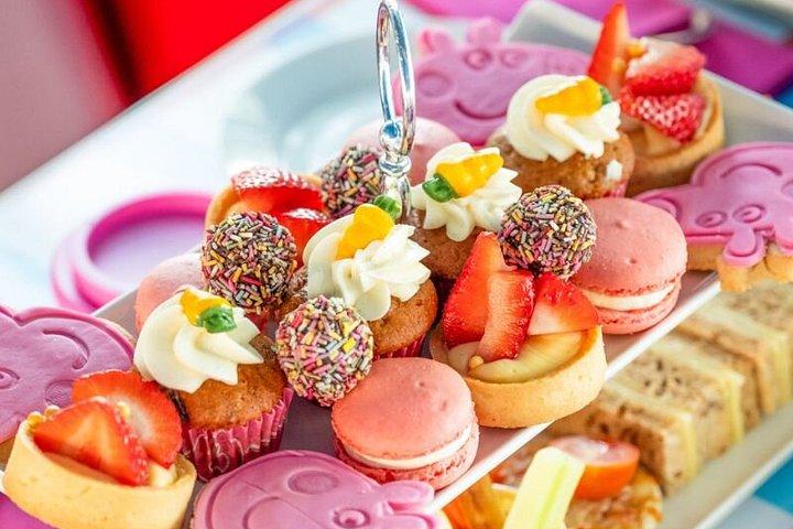 ぺこぱピッグアフタヌーンティーロンドンバスツアー