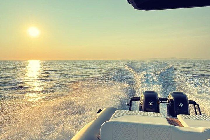 Experiência Privada ao Pôr do Sol em Milos