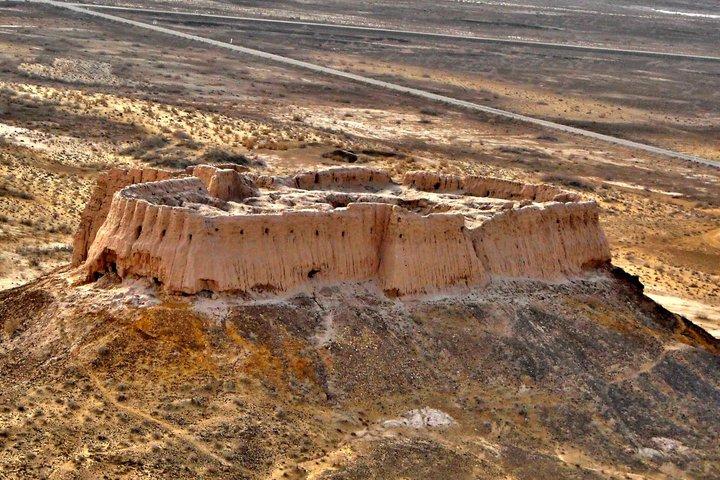 Privat Bukhara-Khiva-overførsel via antikke fæstninger