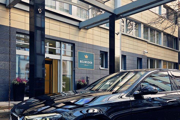 メルセデスEクラストランスファーWAWショパン空港-ワルシャワ市内中心部