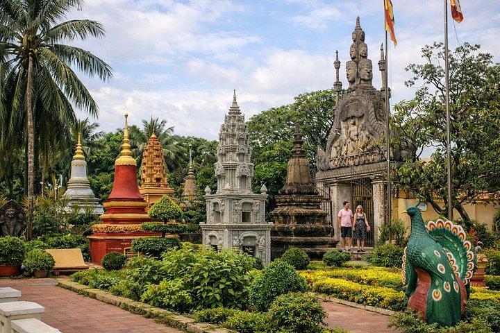 Custom Walking Tour in Siem Reap with Local Guide