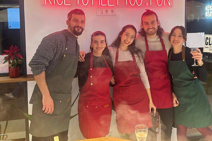 Paella-madlavningskursus i Barcelona | Lille gruppe, Cava og vin