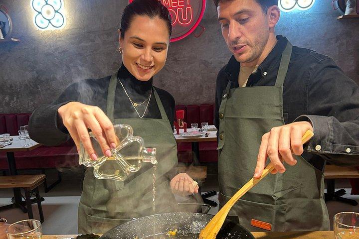 Paella-madlavningskursus i Barcelona | Lille gruppe, Cava og vin