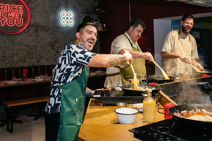 Paella-madlavningskursus i Barcelona | Lille gruppe, Cava og vin