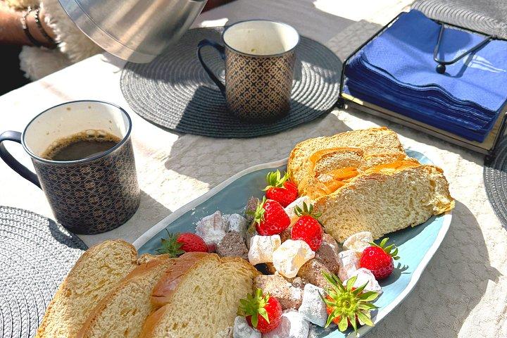 豪華なカタマランモーニングセミプライベートとギリシャ料理のアテネ