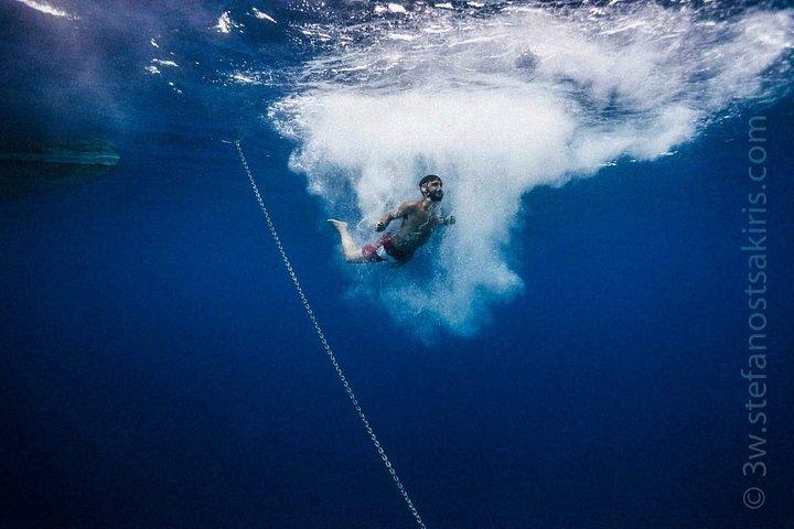 豪華なカタマランモーニングセミプライベートとギリシャ料理のアテネ