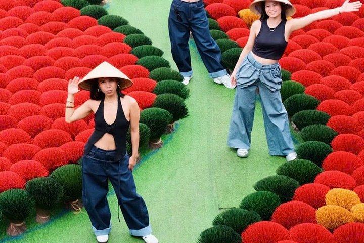 お香村と電車通りを巡るハノイハイライトツアー