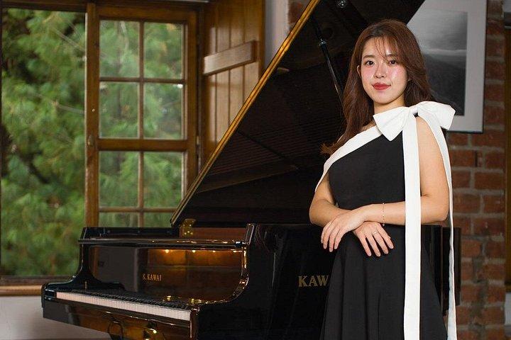 午後7時からロイヤルキャッスルコンプレックスで毎日ショパンコンサート