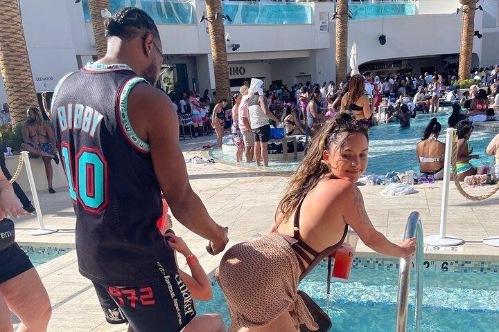 Las Vegas Hip Hop Pool Crawl con Party Bus W Todo lo que puedes beber