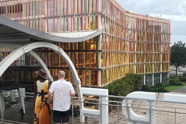 キガリ発 – アカゲラ国立公園終日サファリ