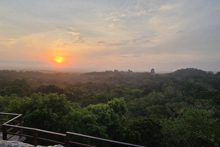 Tikal solnedgångstur från Flores