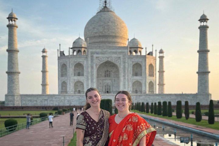 Agra : Tour privato salta fila del Taj Mahal con ingresso al Mausoleo