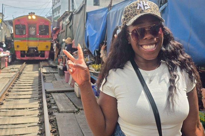 Private Tour to Railway Market and Floating Market