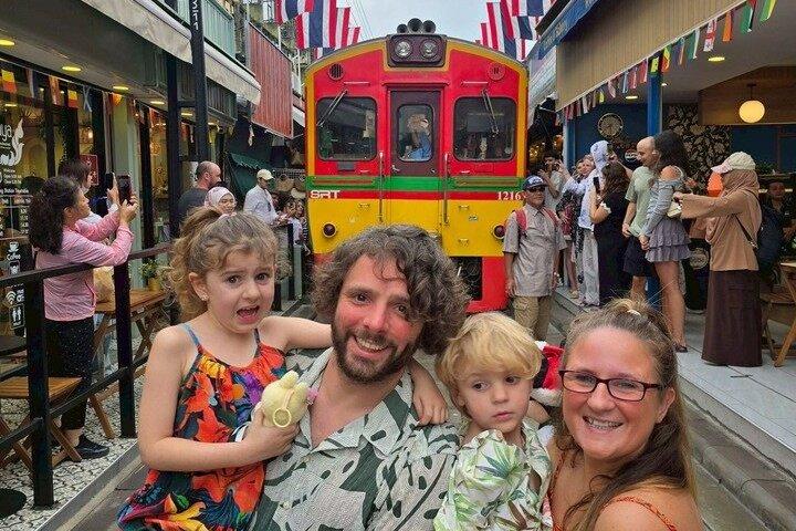 Private Tour to Railway Market and Floating Market