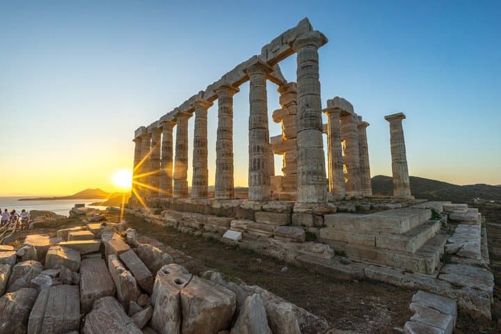 Thermal Lake Vouliagmeni and Beach Private Tour in Athens