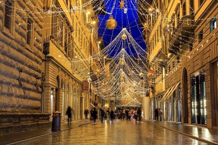 ローマの祝祭広場を巡るプライベートクリスマスウォーキングツアー