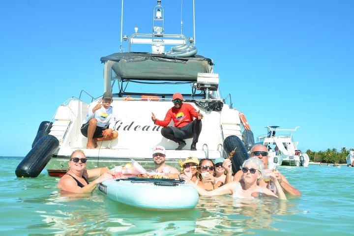 Tour privato in barca a Punta Cana con Open Bar