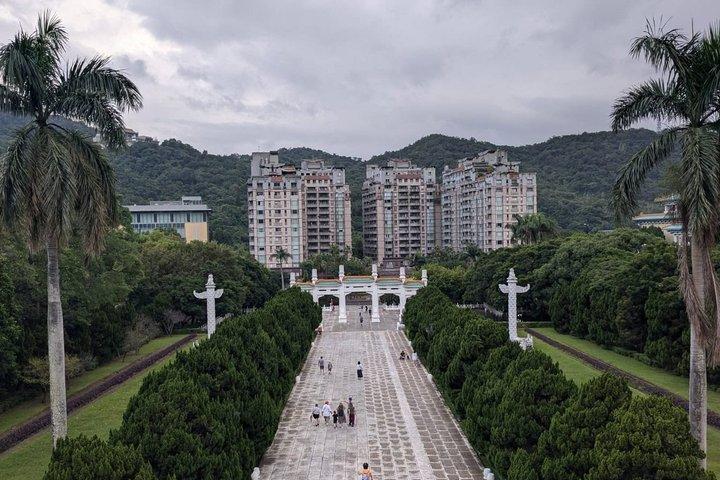 台北故宮博物院北投大道城遺跡日帰りツアー