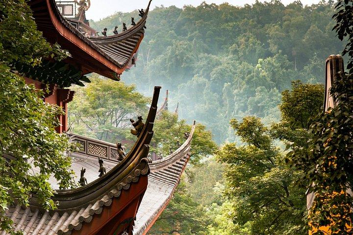 上海から天上の世界へ：杭州と西湖の絶景逃避行