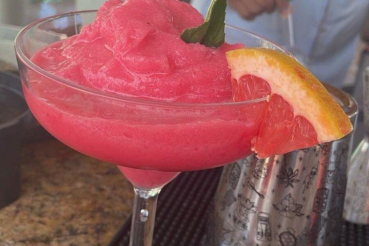 コスタマヤビーチクラブへの小旅行（マハウアルへの送迎付き）