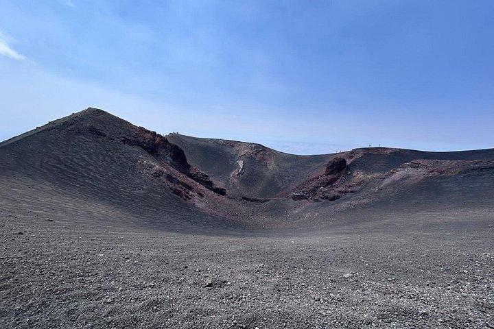 4WDで行くエトナ山北峰（標高3000m）のプライベートツアーとシチリアの屋台料理