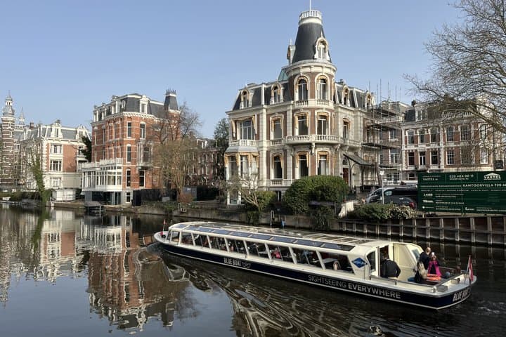 Amsterdam Layover Tour from Schiphol: Canal Cruise & Walk