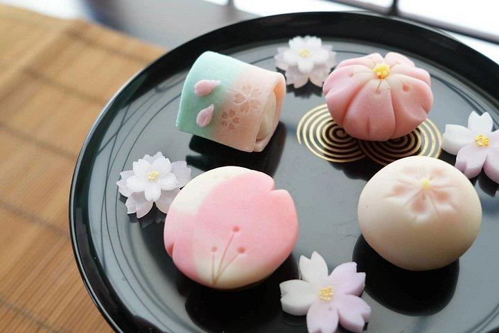 練り切り和菓子作りと茶道体験