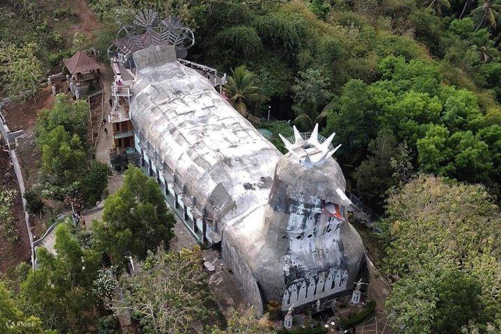 ボロブドゥール日の出鶏教会とプランバナンツアー