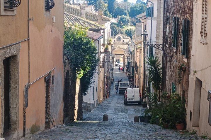 Entdecken Sie Anguillara Village Lake Boat Tour und Sunset Swim