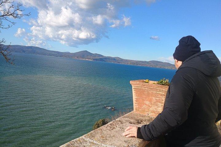 Entdecken Sie Anguillara Village Lake Boat Tour und Sunset Swim