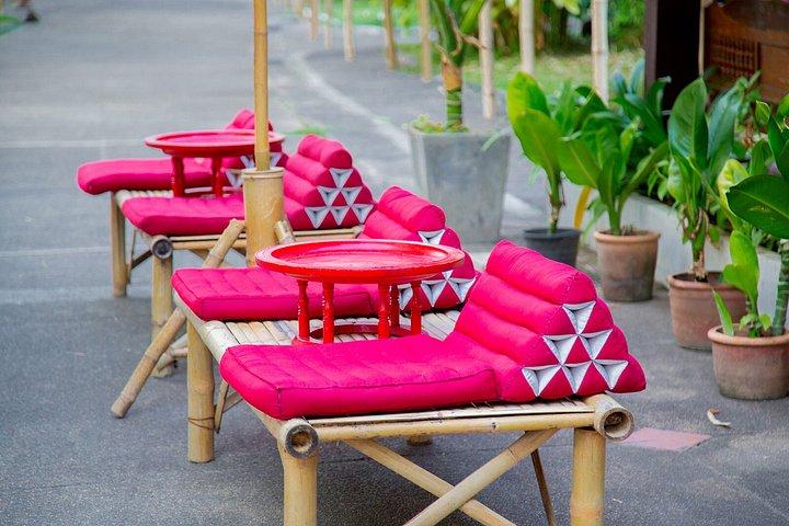 オールド チェンマイ カルチュラル センターでのカントーク ディナーとカルチャー ショー