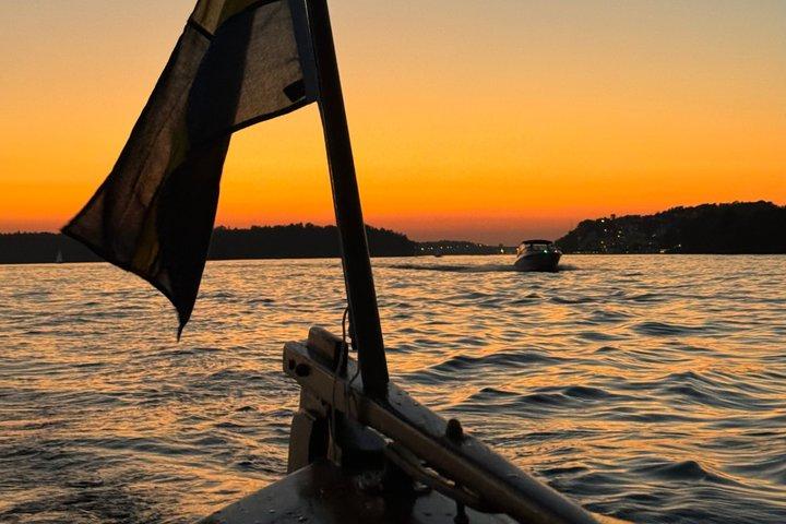 Nature Escape mit dem klassischen Holzboot