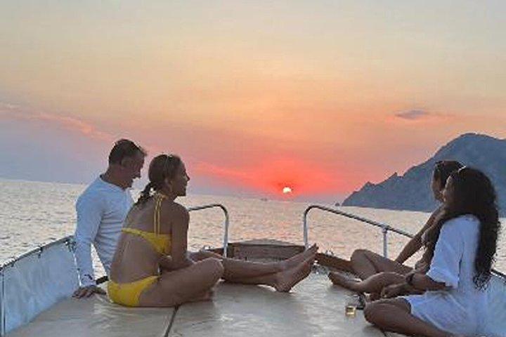 4 hr Private Cinque Terre Tour with Swim Stops