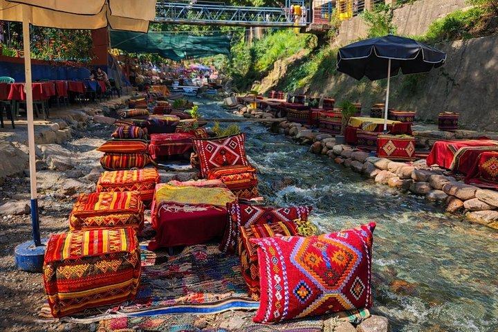 Marrakech: Ourikadalen och Atlasbergen, Vattenfall med lunch